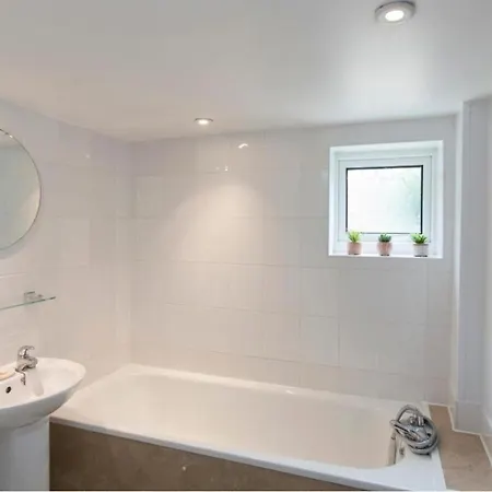 招待所 Town Centre Walk To Everything! 惠特比