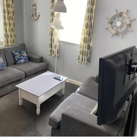 Town Centre Walk To Everything! * 惠特比