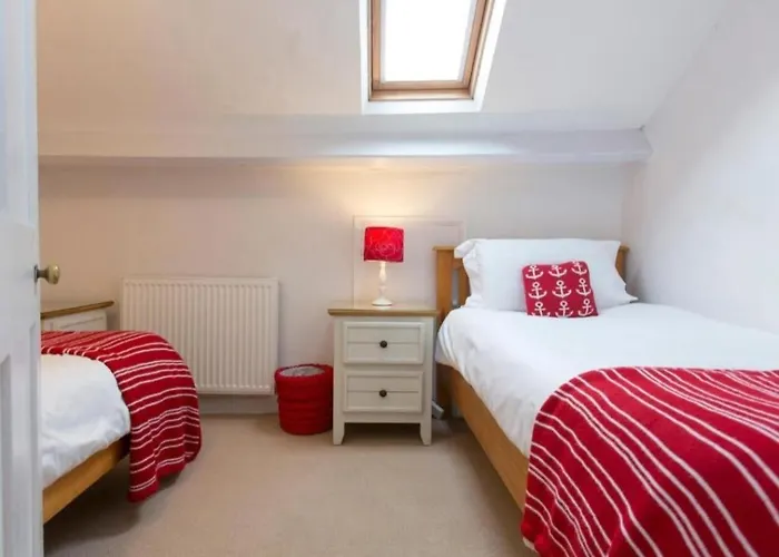 Town Centre Walk To Everything! * ويتبي