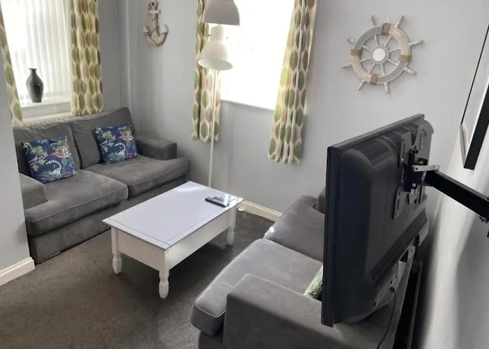 Town Centre Walk To Everything! * ويتبي