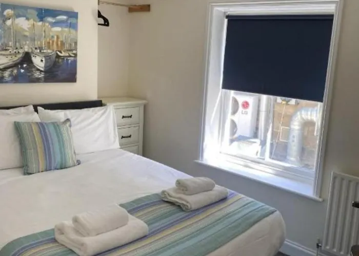 بيت ضيافة Town Centre Walk To Everything! ويتبي