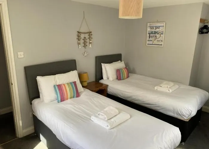 Town Centre Walk To Everything! *